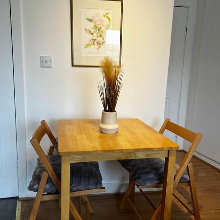 דירות Flat In לונדון מראה חיצוני תמונה